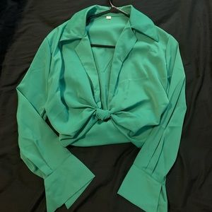 Green front knot top